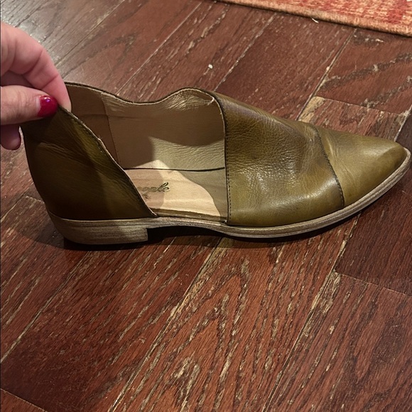 Free People Olive Leather Flats - Picture 2 of 9
